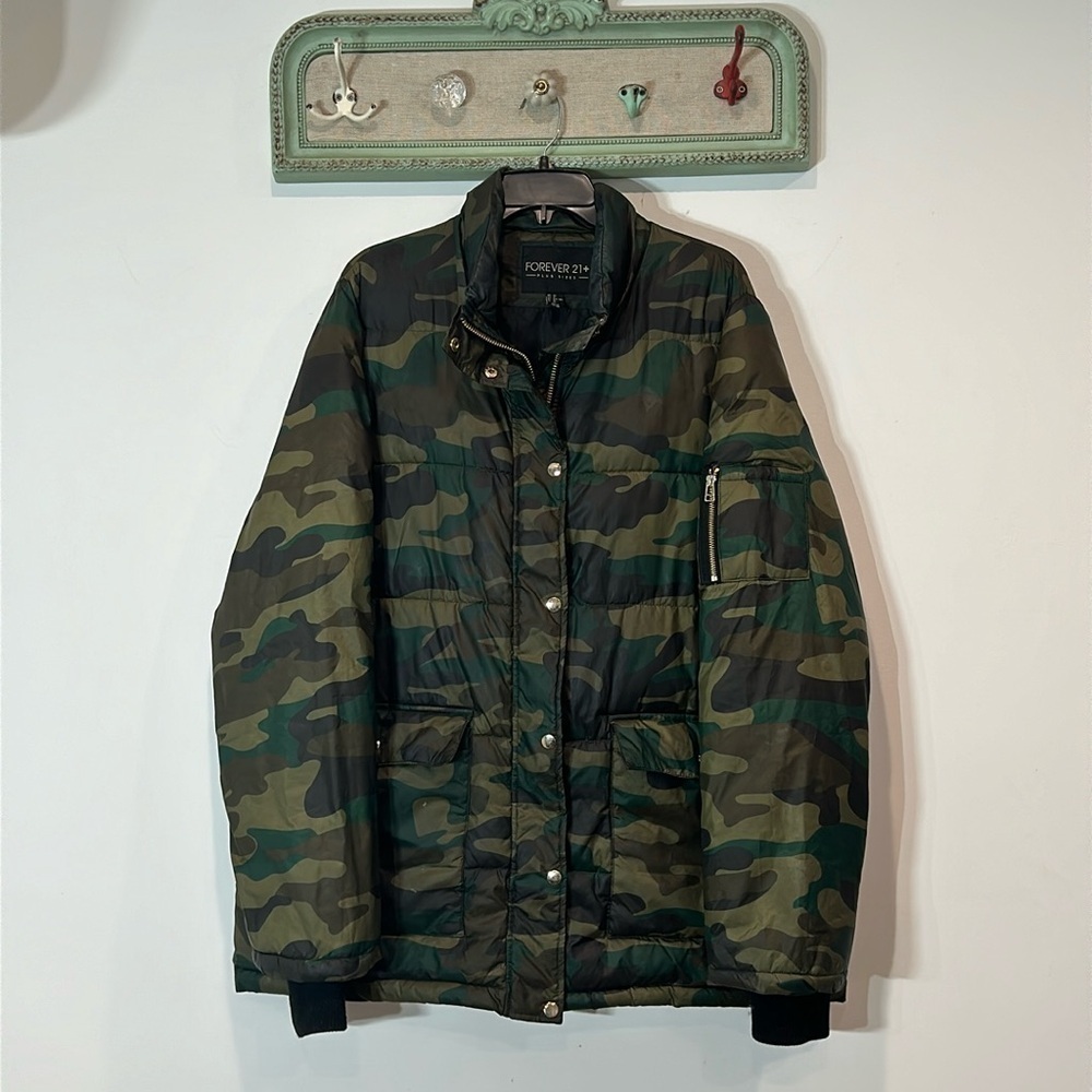 Forever 21 plus size camo green zip snap winter puffer coat jacket women’s 2X
